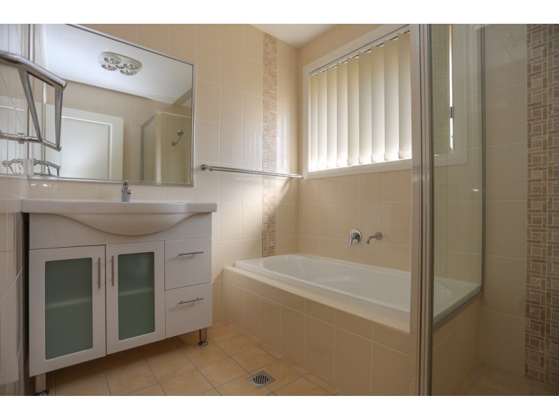 28a Rosemont Ave, Kelso NSW 2795