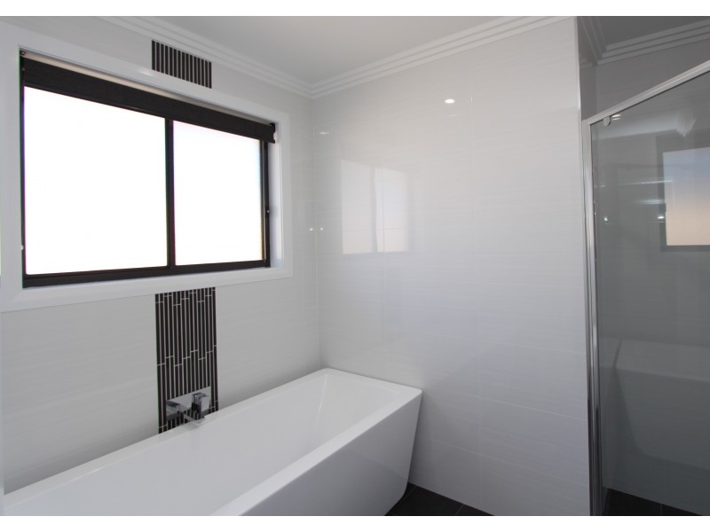 51 Graham Dr, Bathurst NSW 2795