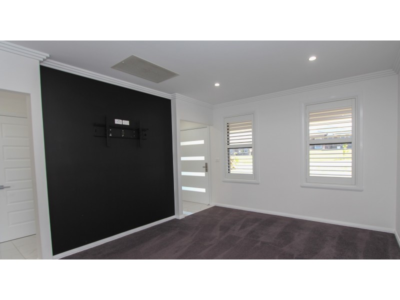 51 Graham Dr, Bathurst NSW 2795