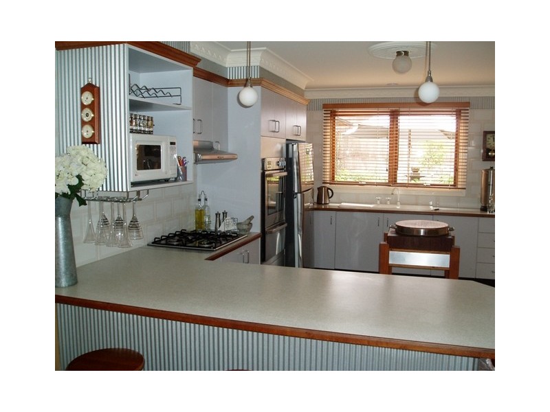 13 Devonshire Ln, Bathurst NSW 2795