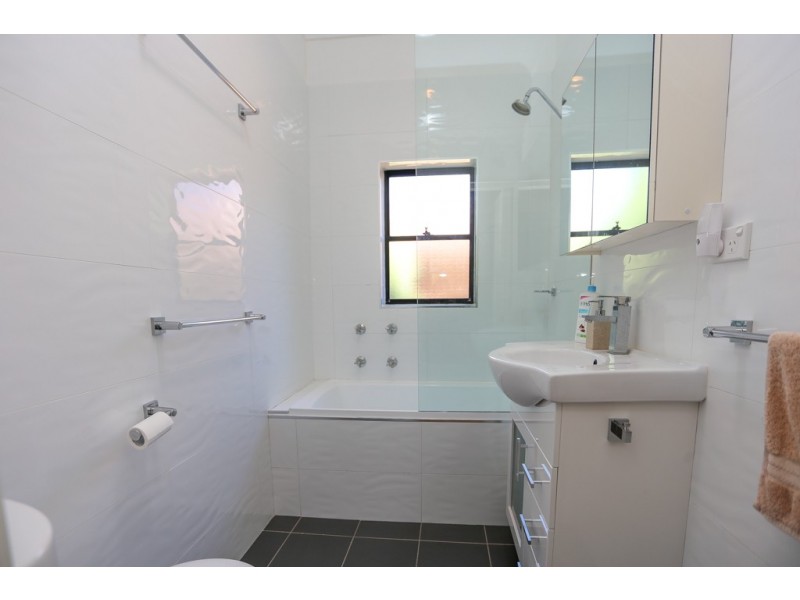 20 Logan Street, Eglinton NSW 2795