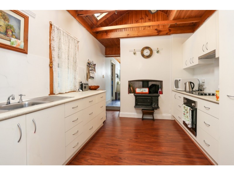27 Charlotte Street, Bathurst NSW 2795