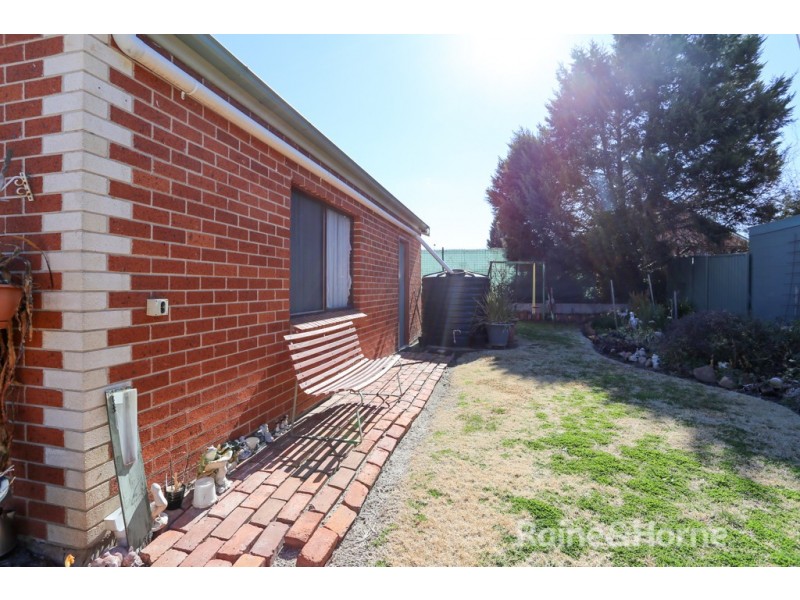 27 Charlotte Street, Bathurst NSW 2795