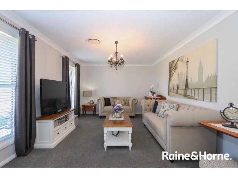 13 Kemp Street, Eglinton NSW 2795