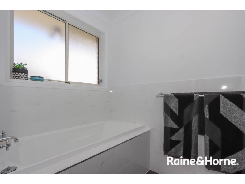 13 Kemp Street, Eglinton NSW 2795