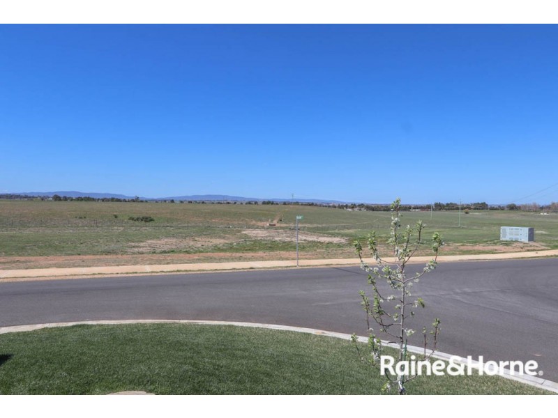 13 Kemp Street, Eglinton NSW 2795