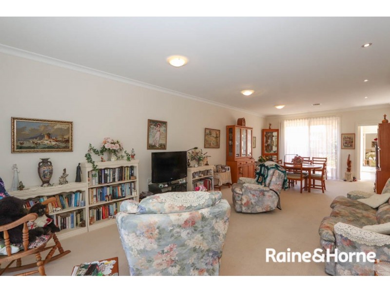 2/15 Marsden Lane, Kelso NSW 2795