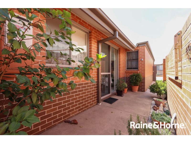 2/15 Marsden Lane, Kelso NSW 2795