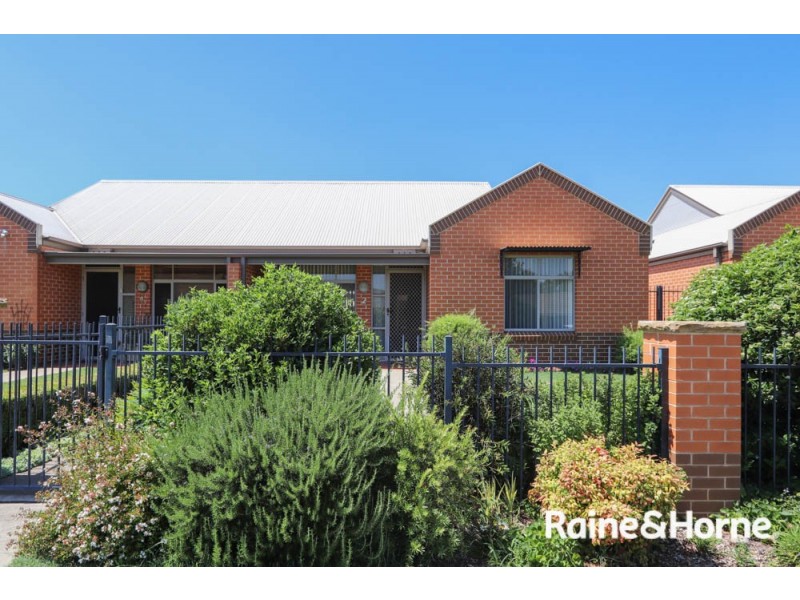 2/15 Marsden Lane, Kelso NSW 2795