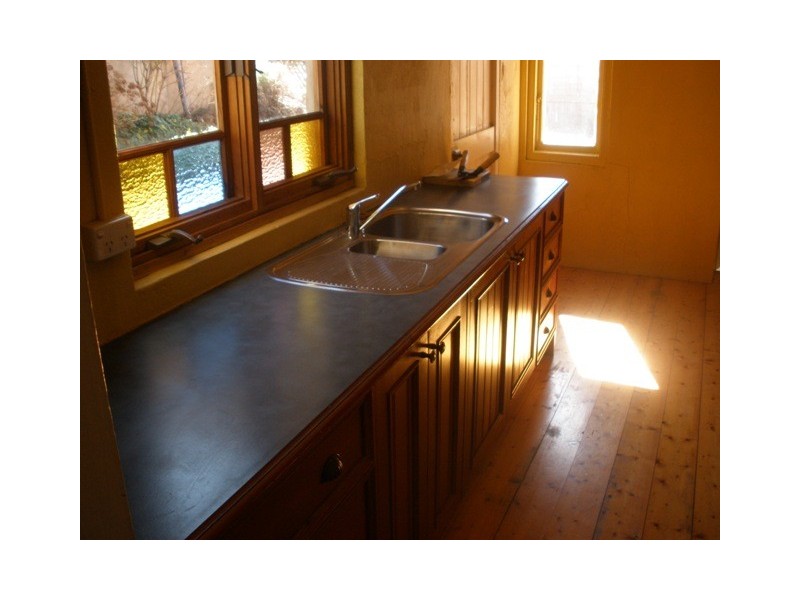 82 Russell St, Bathurst NSW 2795