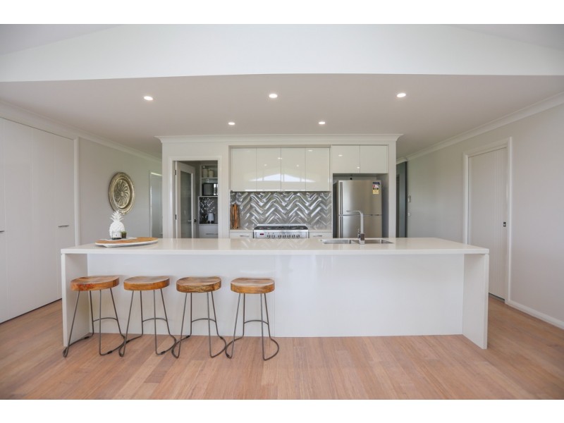 6 Vista Place, White Rock NSW 2795