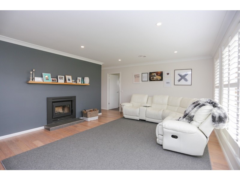 6 Vista Place, White Rock NSW 2795