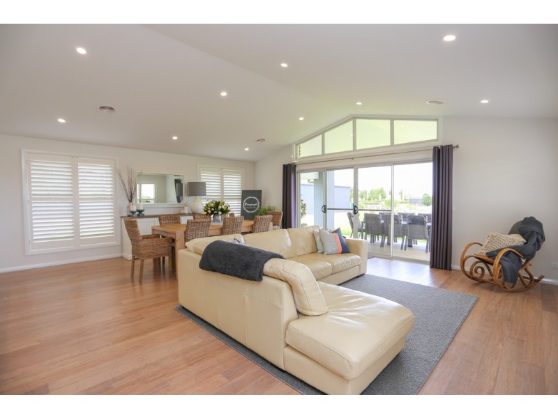 6 Vista Place, White Rock NSW 2795