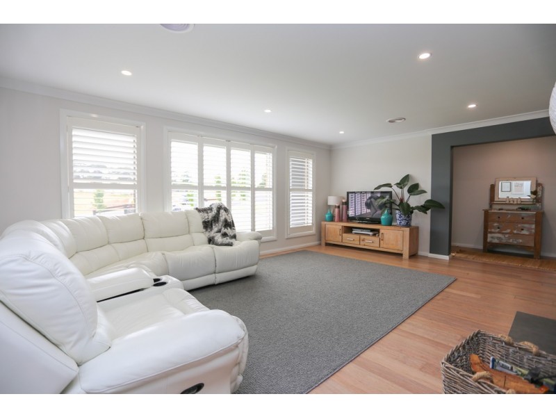 6 Vista Place, White Rock NSW 2795