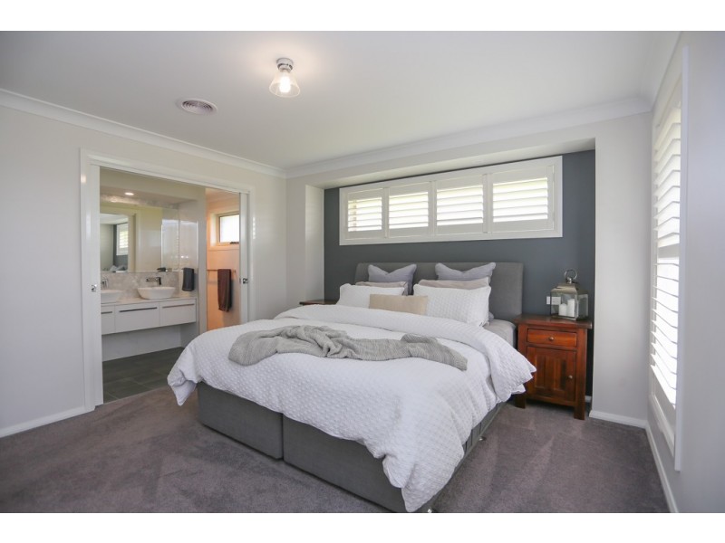 6 Vista Place, White Rock NSW 2795