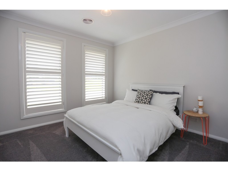 6 Vista Place, White Rock NSW 2795