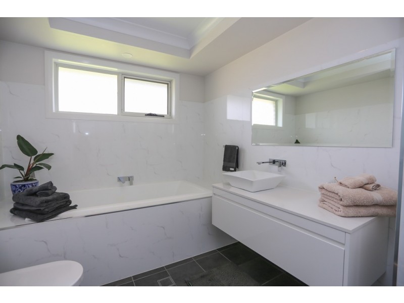 6 Vista Place, White Rock NSW 2795