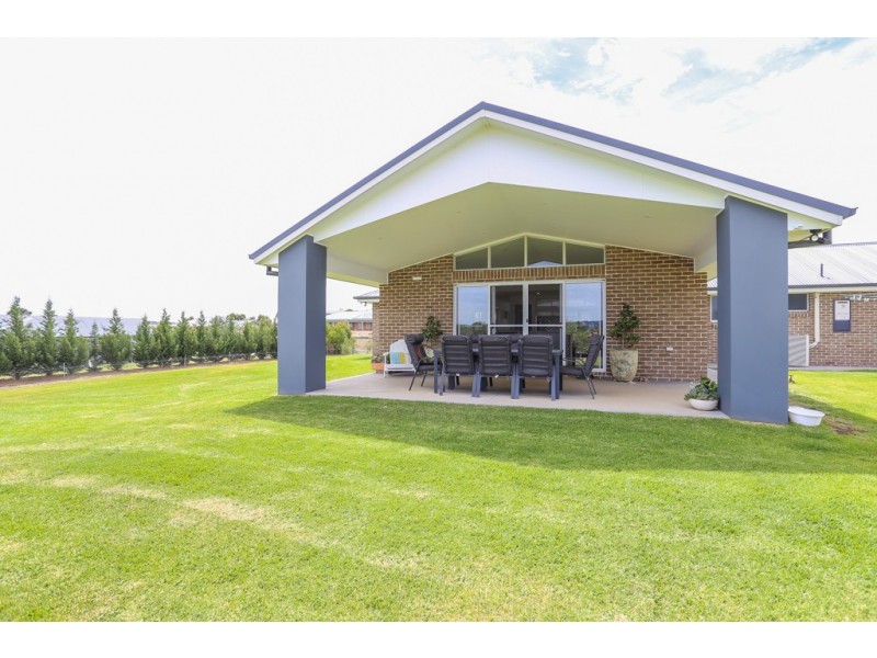 6 Vista Place, White Rock NSW 2795