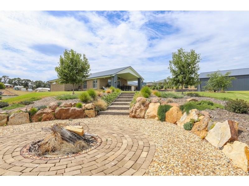 6 Vista Place, White Rock NSW 2795
