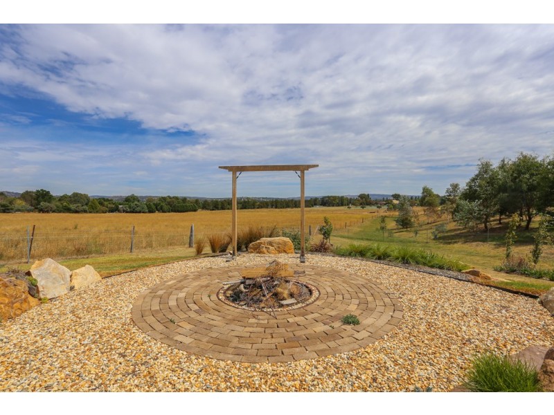 6 Vista Place, White Rock NSW 2795