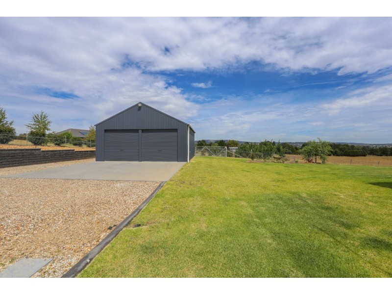 6 Vista Place, White Rock NSW 2795