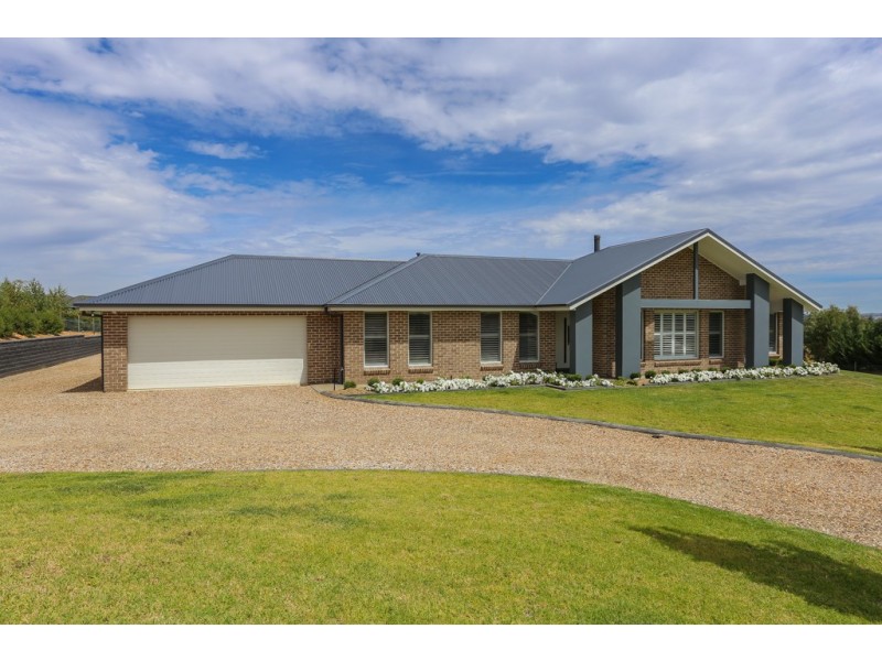 6 Vista Place, White Rock NSW 2795