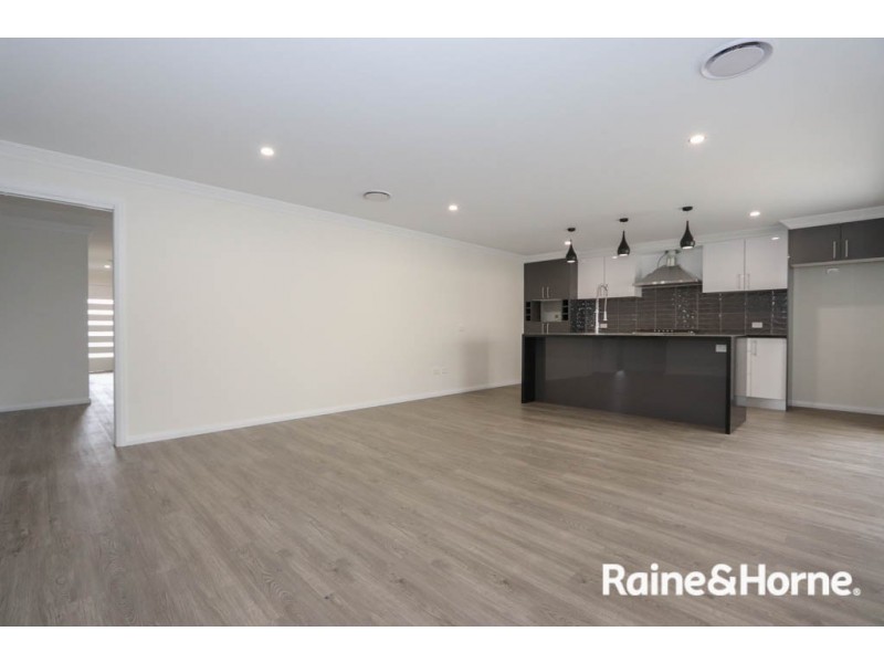 55 Emerald Drive, Kelso NSW 2795