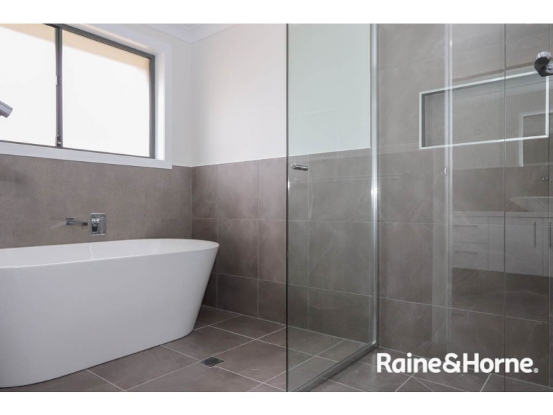 55 Emerald Drive, Kelso NSW 2795