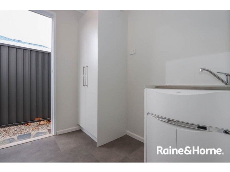 43 Seymour Street, Bathurst NSW 2795