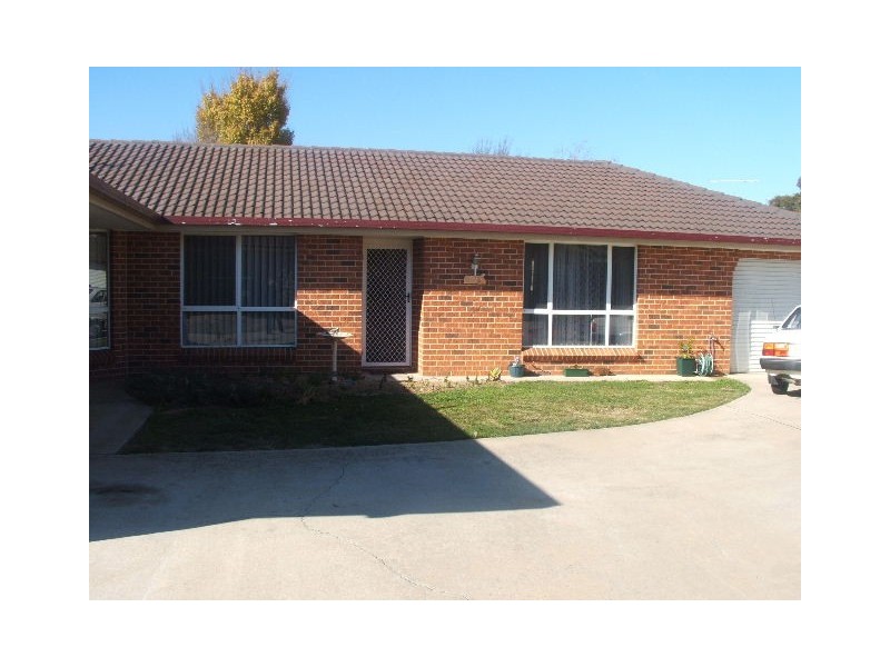 2/42 Lambert, Bathurst NSW 2795