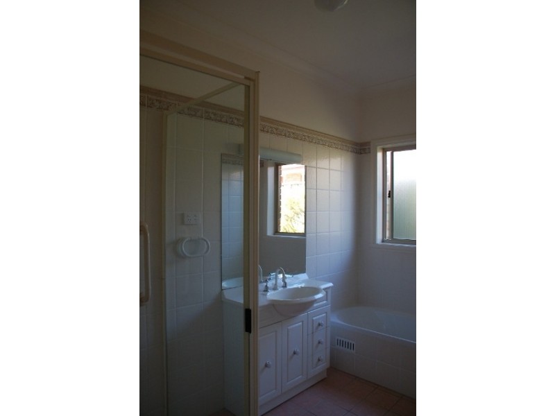 2/359 Rankin St, Bathurst NSW 2795