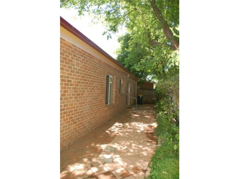 2/359 Rankin St, Bathurst NSW 2795