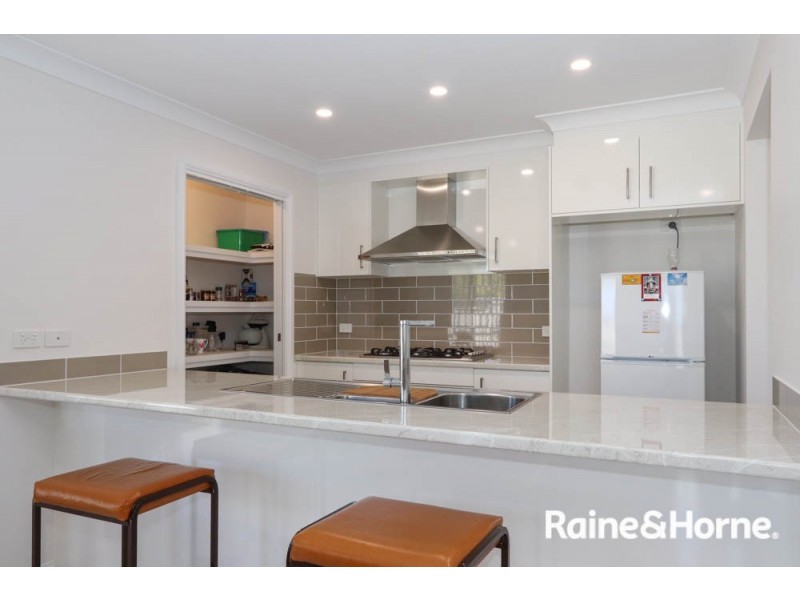 12 Dees Close, Gormans Hill NSW 2795