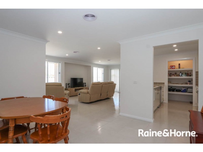 12 Dees Close, Gormans Hill NSW 2795