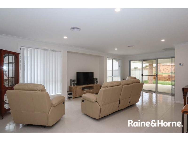 12 Dees Close, Gormans Hill NSW 2795