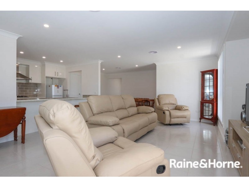 12 Dees Close, Gormans Hill NSW 2795