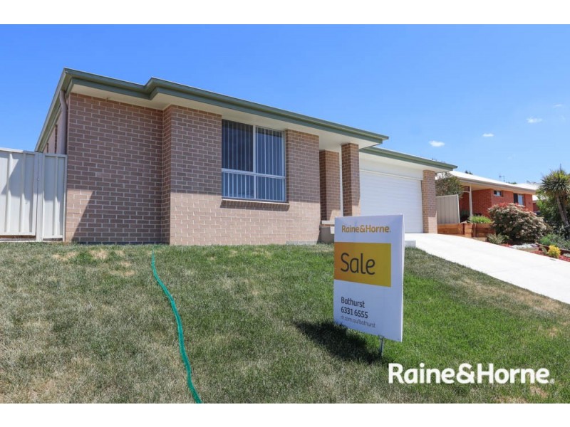 12 Dees Close, Gormans Hill NSW 2795