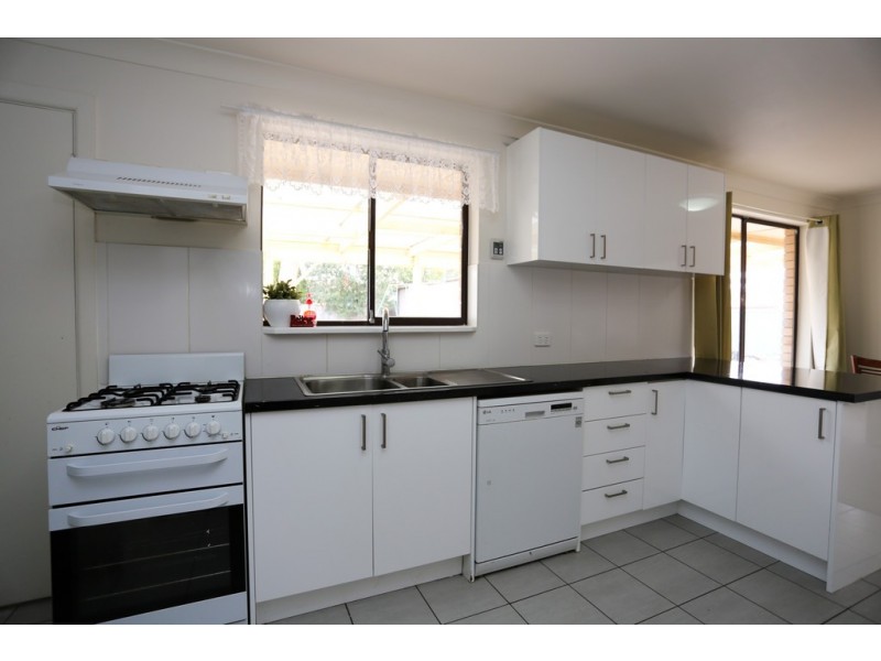 57 College Rd, Bathurst NSW 2795