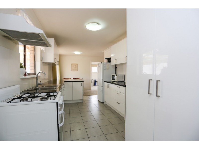 57 College Rd, Bathurst NSW 2795