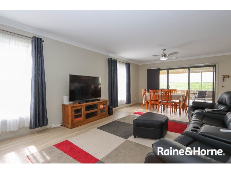 37 Christie Street, Raglan NSW 2795