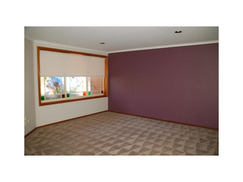 42 Cedar Drive, Bathurst NSW 2795