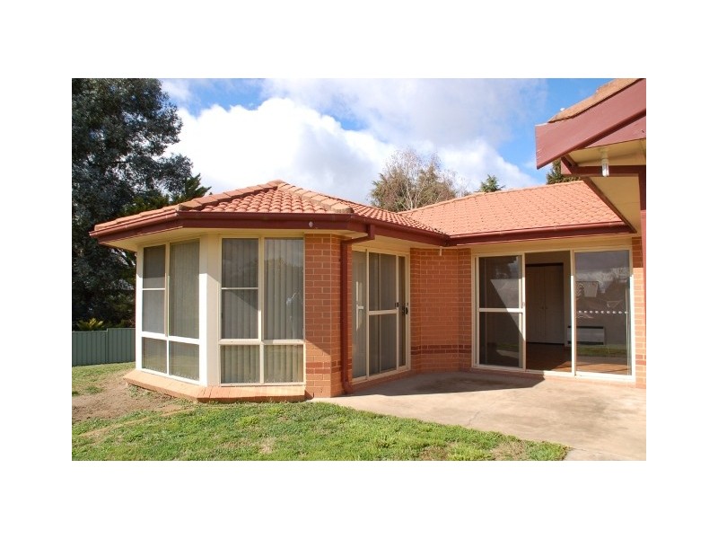 42 Cedar Drive, Bathurst NSW 2795