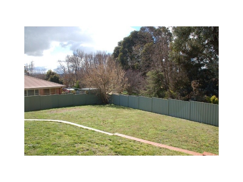 42 Cedar Drive, Bathurst NSW 2795