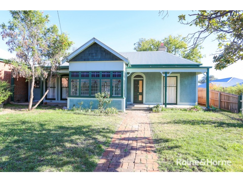 133 Stewart Street, Bathurst NSW 2795