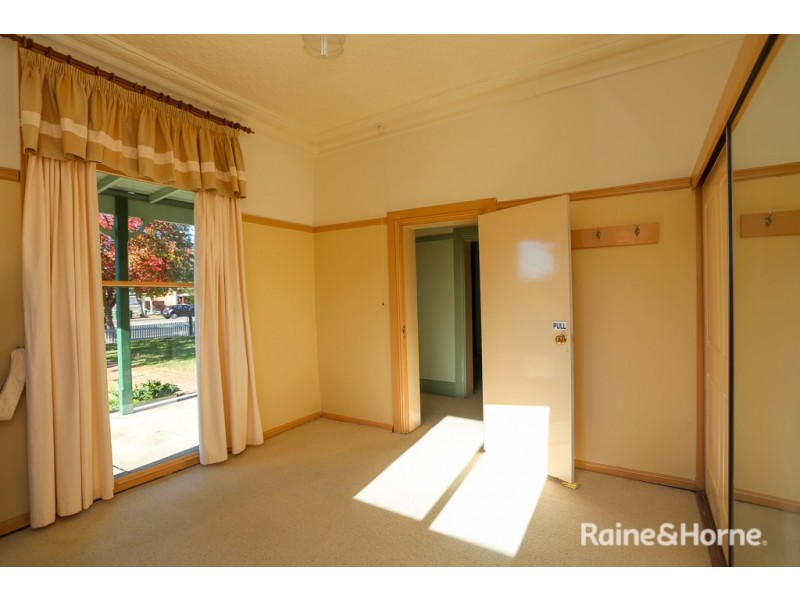 133 Stewart Street, Bathurst NSW 2795