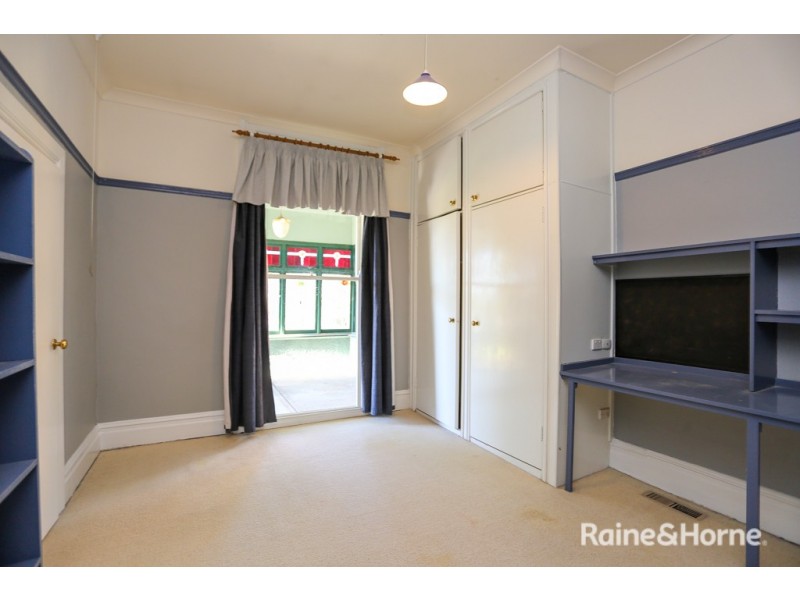 133 Stewart Street, Bathurst NSW 2795