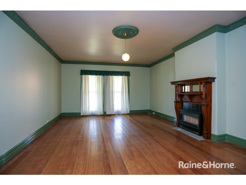 133 Stewart Street, Bathurst NSW 2795