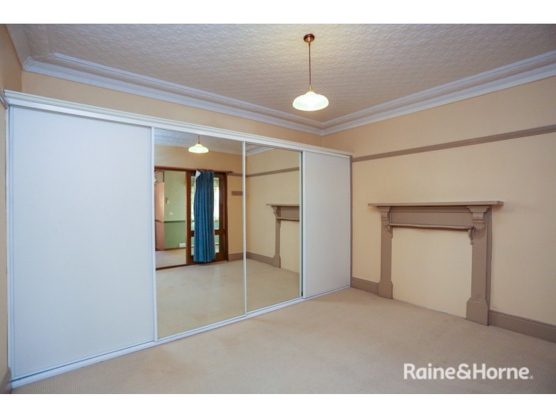 133 Stewart Street, Bathurst NSW 2795