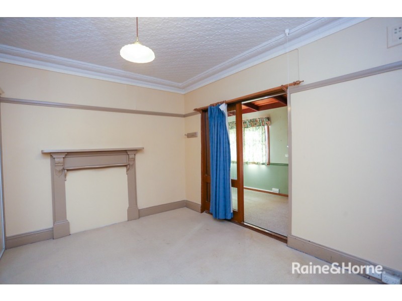 133 Stewart Street, Bathurst NSW 2795