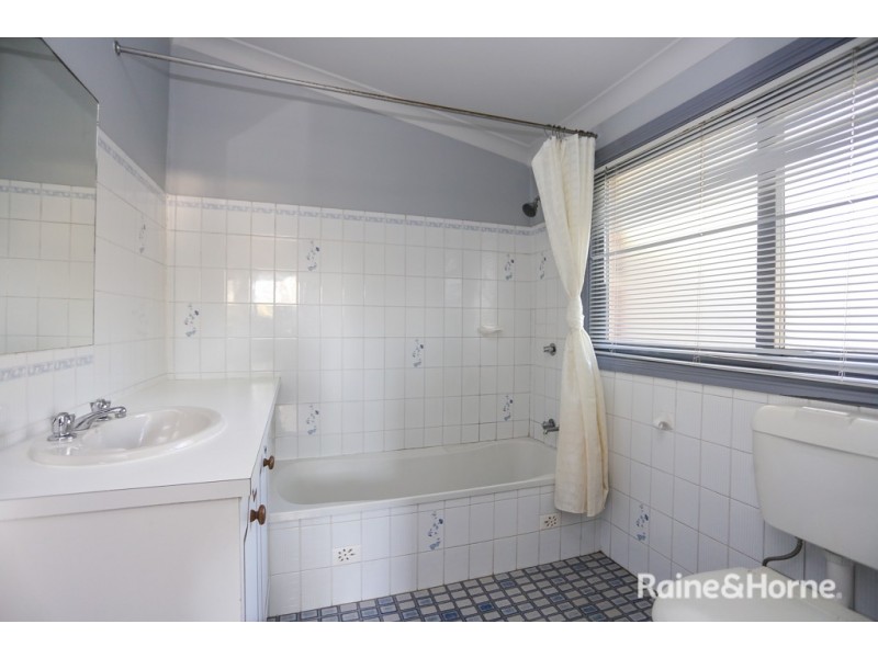 133 Stewart Street, Bathurst NSW 2795